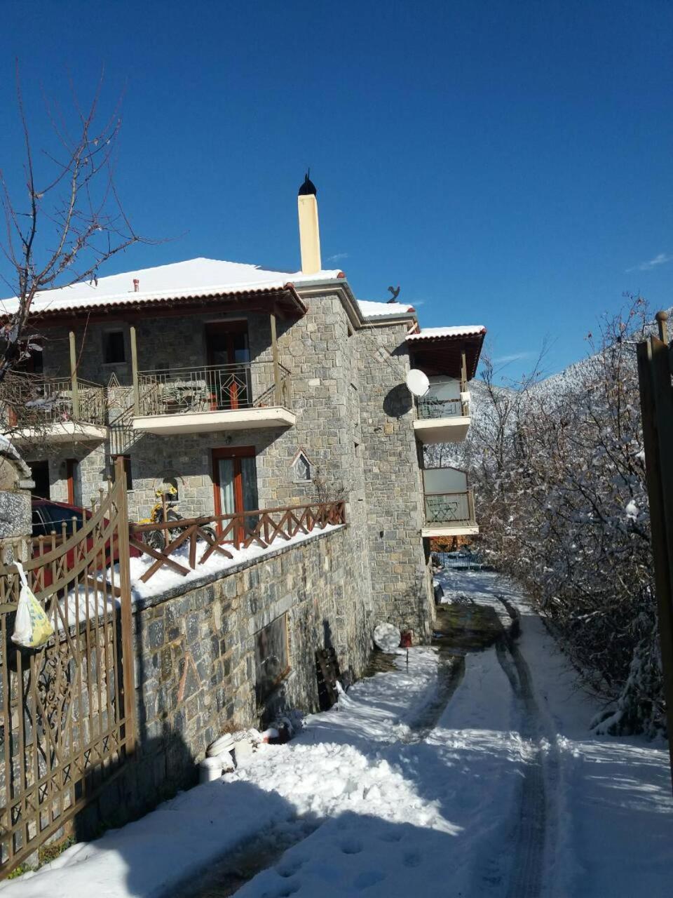 To Spiti Tis Irinis Hotel Vytina Exterior foto